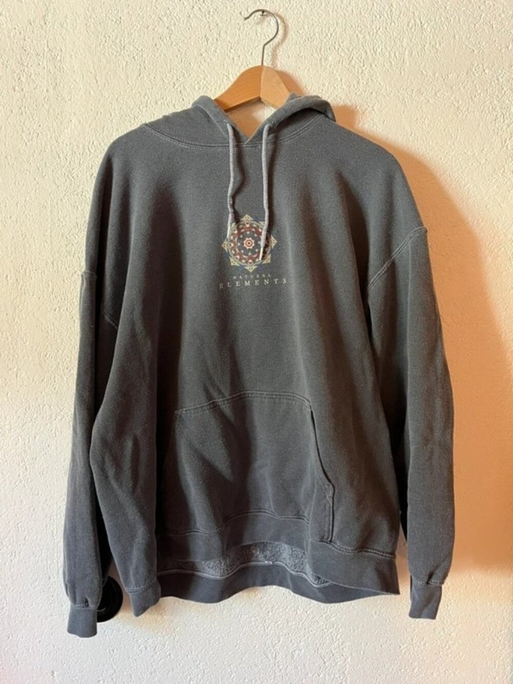 Charcoal Gray Graphic Pullover Hoodie with Mandala Print Men’s L